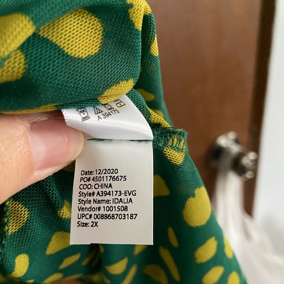 LOGO Layers by Lori Goldstein Semi Sheer Green Tank w Yellow Dot Tank Top - Picture 6 of 6